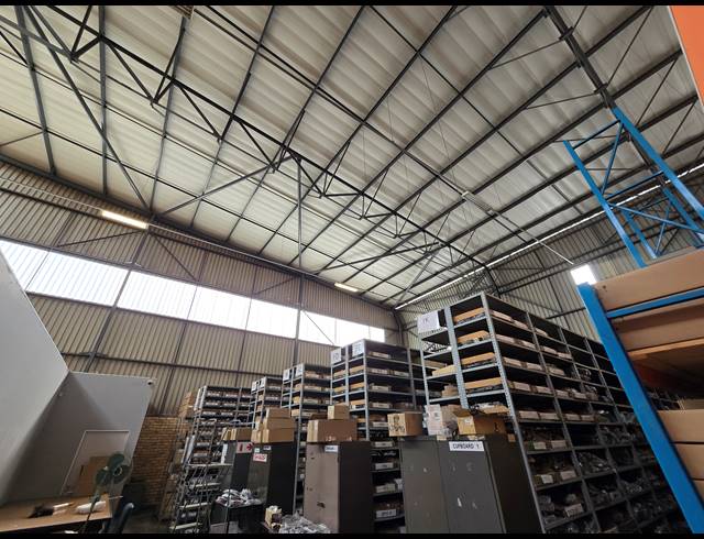 3,384M² WAREHOUSE TO LET IN TUNNEY